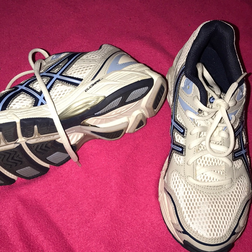 Gym shoes